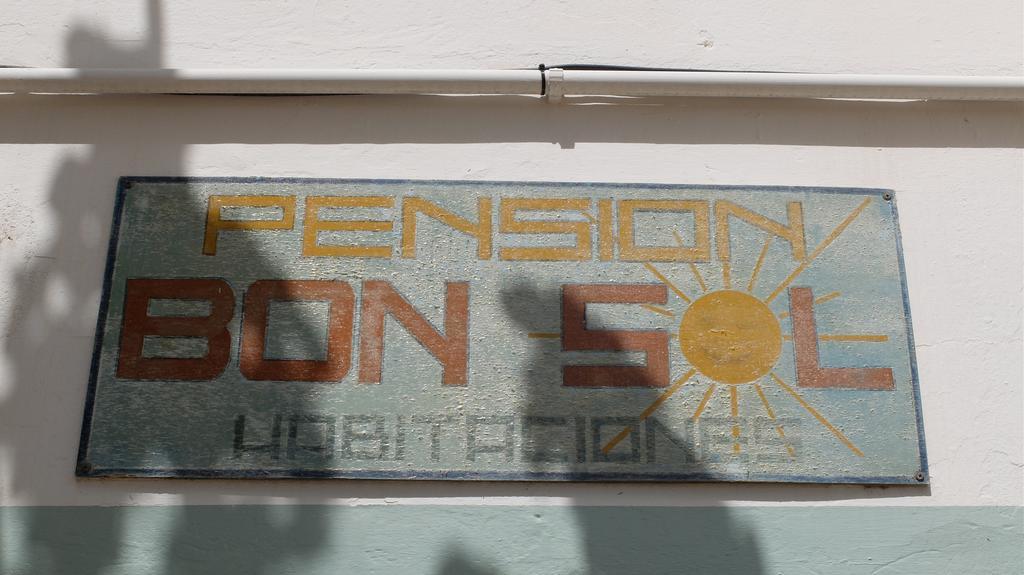 Hostal Bon Sol San Ferrán de ses Roques Exterior photo
